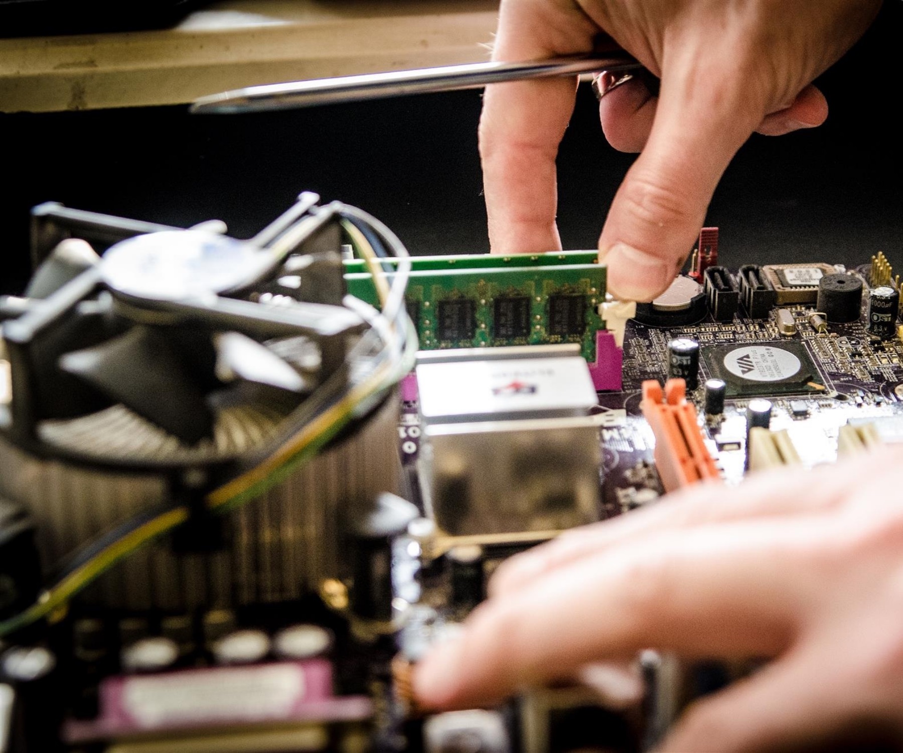 Memory and internal computer hardware installation