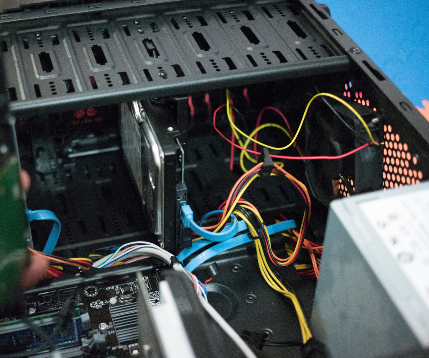 Desktop computer system build and internal hardware service
